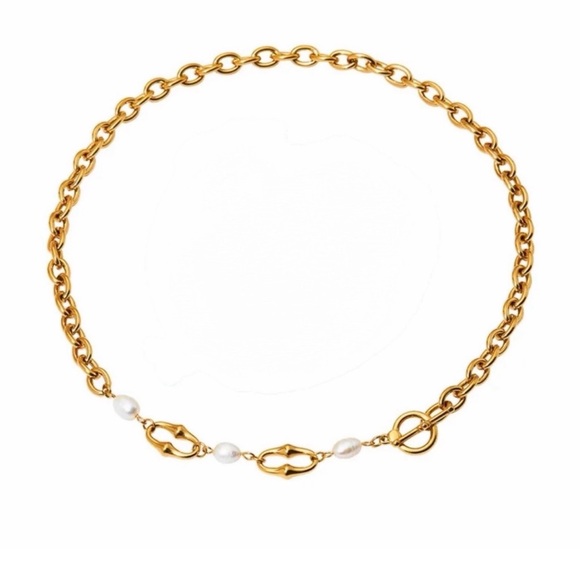 Elegant Gold and Pearl Women's Necklace - Picture 3 of 7